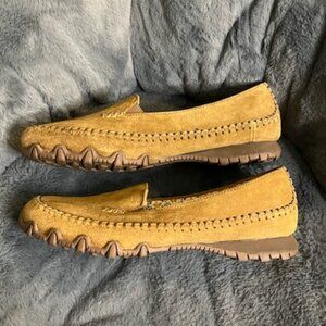 Sketchers Memory foam relaxed fit loafers. Size 9